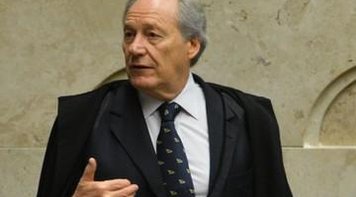 STF conclui julgamento e confirma aceitação de denúncia contra Cunha