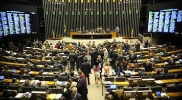 Câmara retoma discussões sobre reformas trabalhista e da Previdência