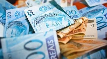 Mesmo com recessão, 10% mais ricos mantiveram crescimento nos rendimentos