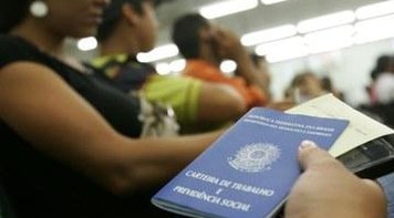 Desemprego é maior entre jovens, mulheres e negros. 'Subemprego dispara', diz CUT