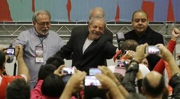 'Vivemos uma situação anômala, vítimas de um golpe parlamentar', diz Lula
