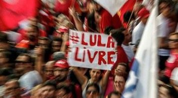 PERSEGUIÇÃO POLÍTICA:  Senadores visitam Lula: condições são adequadas, mas isolamento preocupa