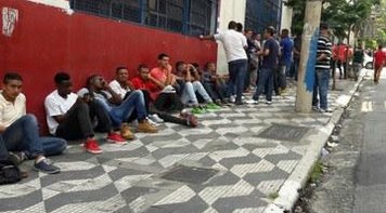 País perdeu 2 milhões de empregos em 2016. E R$ 290 bilhões de salários