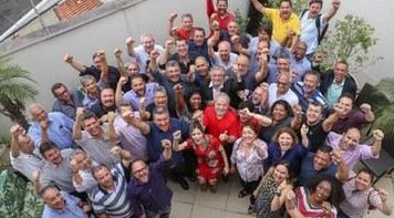 APOIO DAS CENTRAIS - Lula a sindicalistas: FHC prometeu, mas foi Temer que acabou com Era Vargas