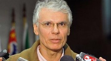 CRISE PROFUNDA:  Economia brasileira está no fundo do poço e sem norte, diz Sicsú