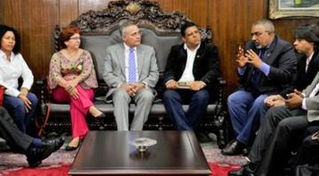 Dia 30: Centrais conseguem adiar leitura de relatório da terceirização