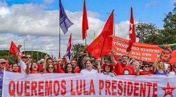 Atos em todo o Brasil marcam lançamento da pré-candidatura de Lula à Presidência