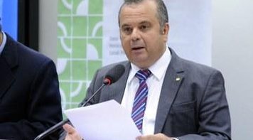 Ministro defende e Ministério Público critica reforma trabalhista