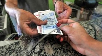 SEM GANHO REAL: Com redutor do salário mínimo, governo tira R$ 1,4 bilhão da economia