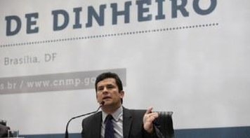 CERCO À CONSTITUIÇÃO: ‘Associação da mídia com a Justiça resulta em estado de exceção’, diz ex-presidente da OAB