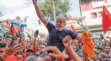 Vox Populi: Lula fica mais forte depois de prisão ilegal