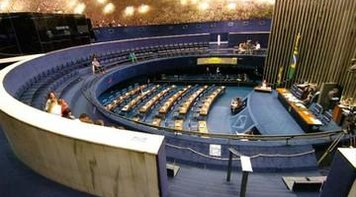 Impeachment: Sessão deve durar 20 horas: 'Jogo de cartas marcadas', diz líder do PT