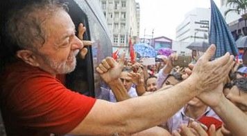Questões econômicas e facilidade de comunicação explicam saudade da era Lula