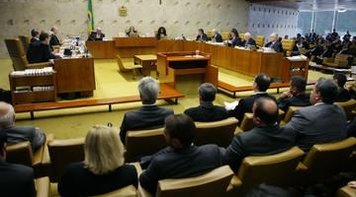 JULGAMENTO: Renan fica na presidência do Senado, mas não pode substituir Temer