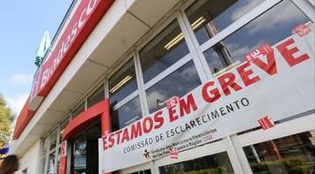 Fenaban mantém proposta abaixo da inflação e bancários seguem em greve