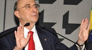 Para economista, governo quer convencer população de que 'é bom perder direitos'