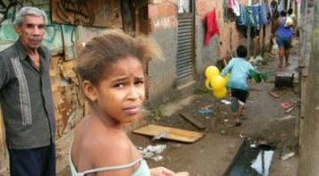 IMPACTOS DA CRISE:  Recessão levou 9 milhões de brasileiros de volta à pobreza