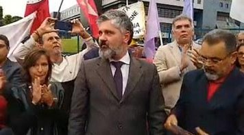 DEFESA DO DIREITO:  'Ninguém pode ser preso sem o devido processo legal', afirma Lula