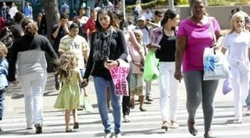 Mulheres ganham em média 24% menos que os homens, mostra relatório