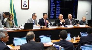 Comissão especial retoma nesta quarta 21 votação do Escola sem Partido