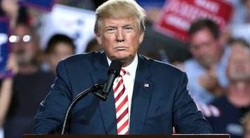 Sombra do impeachment paira sobre Trump e ameaça política externa de Bolsonaro