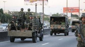 Para parlamentares, intervenção decretada por Temer no Rio aprofunda Estado de exceção