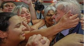 Datafolha: Lula segue líder com folga em pesquisa