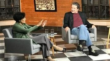 Classe média se arrependeu do impeachment, diz Marilena Chaui