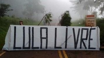 MST tranca rodovias em todo o país contra prisão de Lula