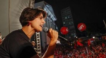 TSE manda Facebook tirar do ar 33 'fake news' sobre Manuela D'Ávila