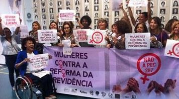 NA CÂMARA: Contra a reforma da Previdência, mulheres protestam em Brasília