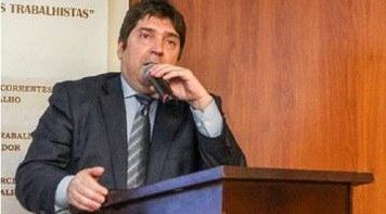 'Parlamento vota as leis, Executivo sanciona e Judiciário interpreta'