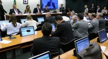 CLT: Relator quer dar parecer de reforma trabalhista próximo do 1º de Maio