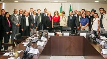 Dilma pede que igrejas mobilizem fiéis na luta contra o Aedes aegypti