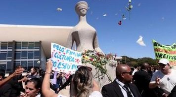 Milhares de mulheres marcham em Brasília contra a cultura do estupro