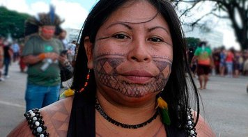 “Prefiro a liberdade do meu povo”, diz liderança Munduruku ameaçada de morte no Pará 