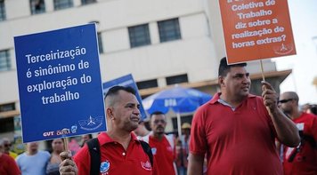 Direitos reconhecidos na Constituição estão sendo destruídos pelo governo federal