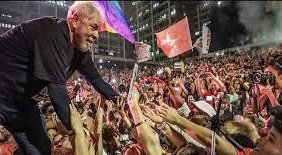 Aniversário de Lula mobiliza atos pelo mundo e homenagens nas redes sociais