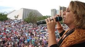 CUT Brasília se solidariza à deputada Erika Kokay contra ataques espúrios