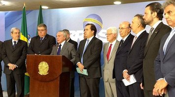 Temer retira servidores estaduais e municipais da reforma da previdência