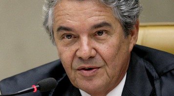 Marco Aurélio adia decisão e deixa Lula pelo menos mais cinco dias preso 