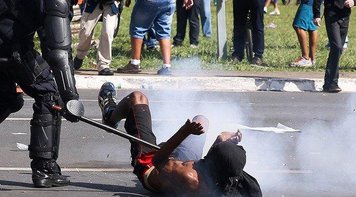 Diplomatas criticam truculência contra manifestações e 'tentações autoritárias'