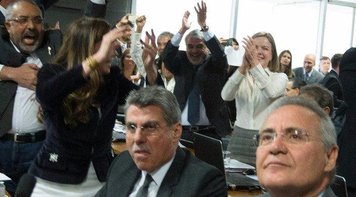 Surpreendentemente, oposição derrota governo e reforma trabalhista empaca no Senado