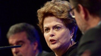Dilma diz nos Estados Unidos que Moro quer calar Lula