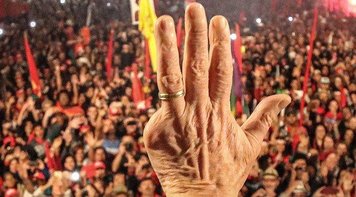 Lula denuncia entrega do pré-sal e diz que Brasil voltará a ser dos brasileiros