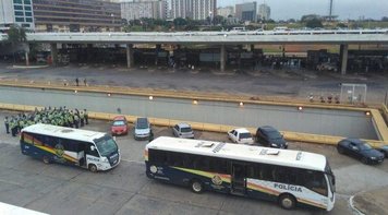 Contra a retirada de direitos, Brasília amanhece parada