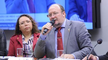 Quase mil emendas propõem mudanças na reforma trabalhista