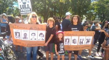 Em Brasília, protesto contra a ditadura militar denuncia os horrores dos “anos de chumbo”