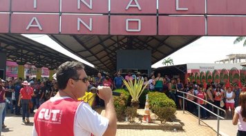 Centrais sindicais realizam ato em Rio Branco contra a aprovação da PEC 55 no Senado