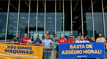 Em protesto no Sede III, Seeb Brasília defende BB público e cobra fim do assédio organizacional